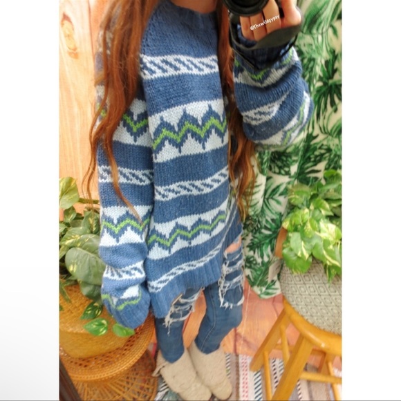 Vintage Abercrombie funky retro oversized sweater 🦋 - Picture 3 of 8